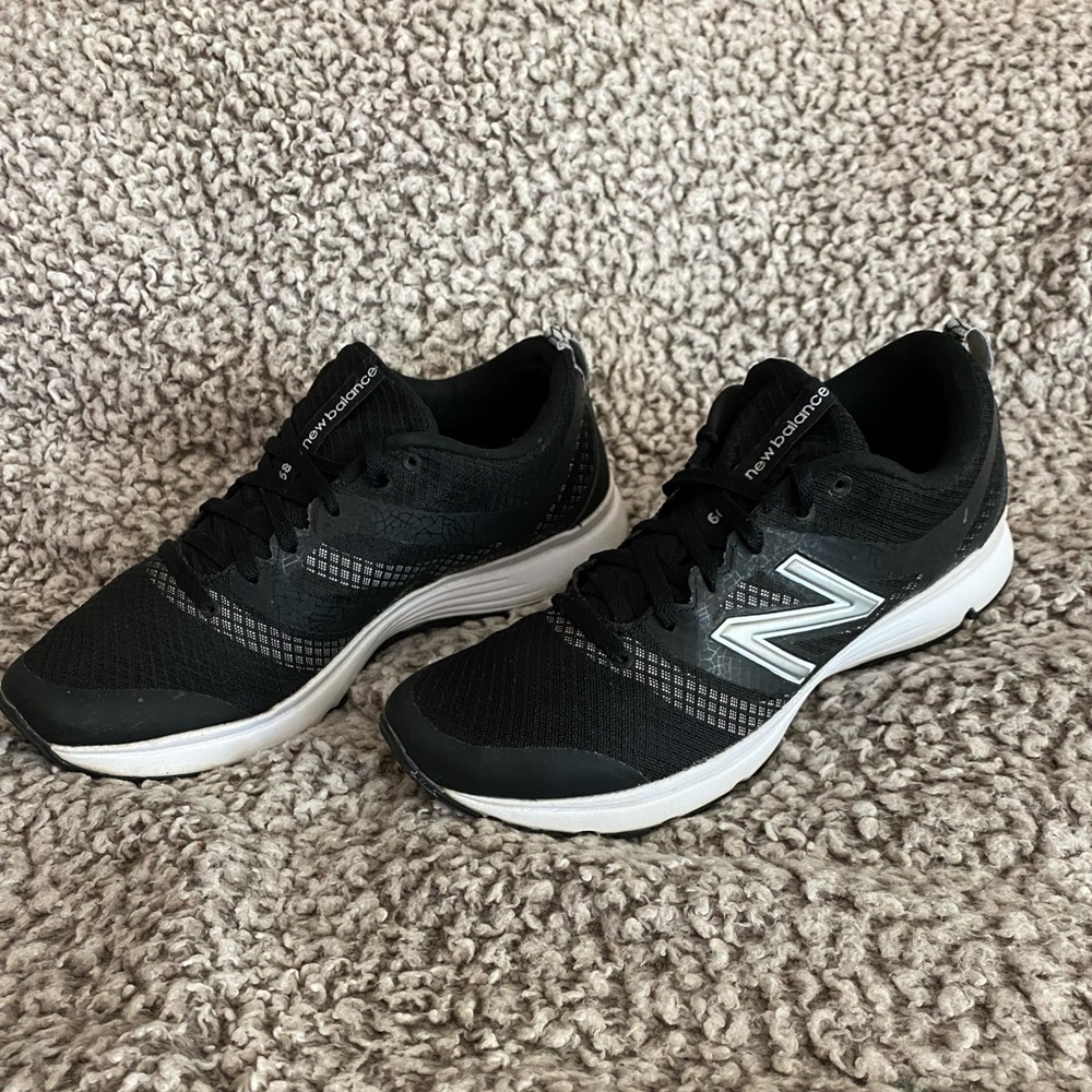 New Balance 668 Cross Training Sneaker, size 8